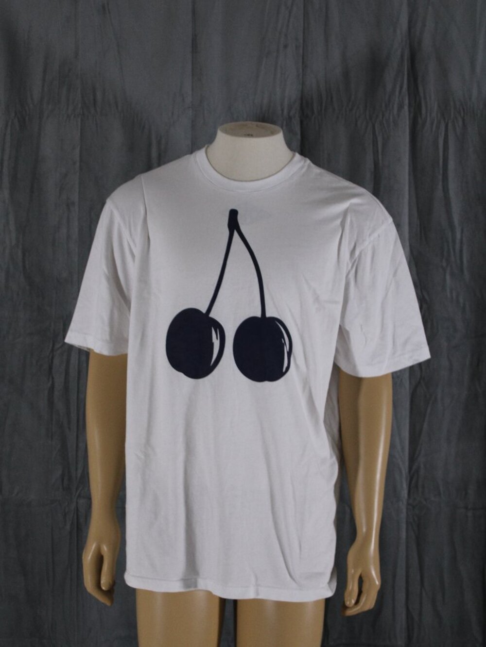 Vintage Graphic T-shirt - Benetton Large Cherry Graphic - Men's XL